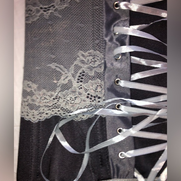 Grey corset - Picture 5 of 6